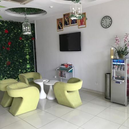 Goody Hotel Johor Bahru Bagian luar foto